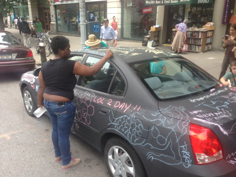 Illustration for article titled Artist Turns His Hyundai Into Art-on-Wheels With Chalkboard Paint
